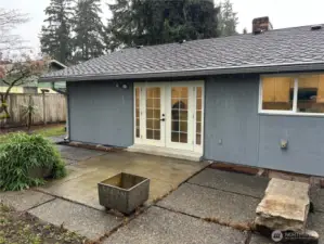 backyard/rear exterior
