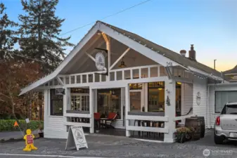 The TTP store was restored and offers a whole array of goodies from sandwiches, quiche, pizza, ice cream, wine and coffee. A great place to meet friends and to get to know one's neighbors.