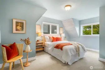 2 roomy and bright upstairs bedrooms!