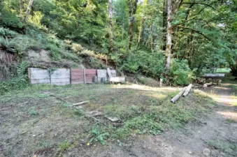 Maybe a good spot for a camper or...?   Endless possibiities