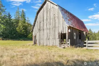 Dairy barn with upstairs hay loft