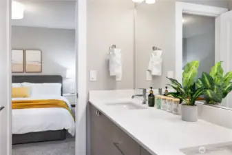 2nd bedroom Jack & Jill bath