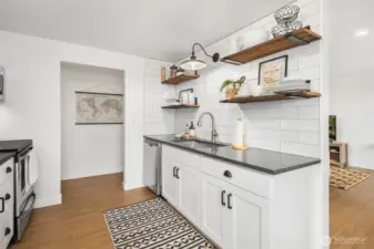744 3rd St S, Kirkland