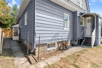 Backdoor to backyard & garage
