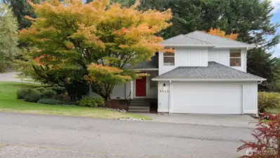 Home sweet home - inviting from the moment you pull up, with its classic curb appeal, leafy surroundings, and that instantly comfortable feel. Warm, welcoming, and ready for its next chapter, this Brier gem is just waiting for someone new to love it.