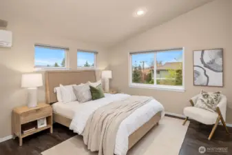 Large Upper level Primary suite, walk-in closet