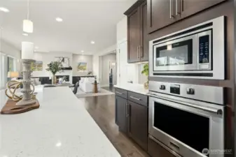This kitchen is a chef's dream!