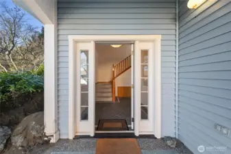 2337 West Beach Road Entryway