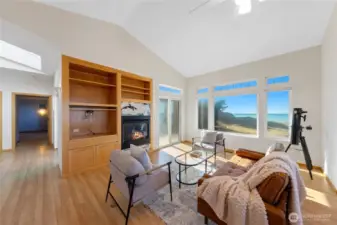2337 West Beach Road living room  view