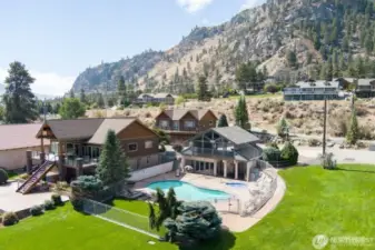 Clubhouse, pool and hot tub.