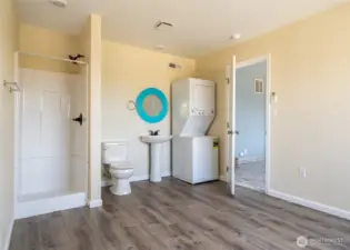 Basement bathroom/laundry - could function as 4th bedroom