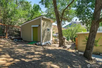 Insulated tool shed