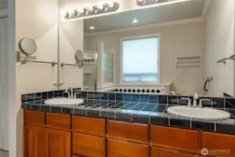Large dual vanity