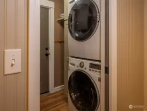 Included washer/dryer