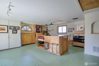 Bonus room could be used for so many different things, use your imagination, what would you use it for?