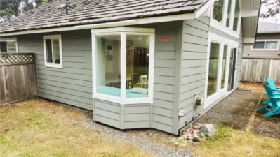 Garden window