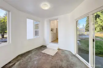Breezeway - door into kitchen