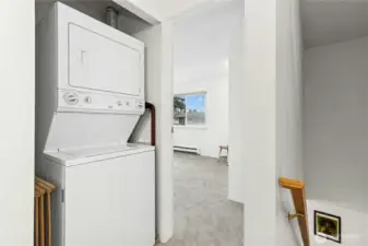 Convenient upstairs washer/dryer