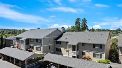 Discover urban living at its finest with this charming 2-bedroom condo ideally located across from Factoria Mall & walking distance to shops, restaurants, movie theaters, Newport HS, & more.