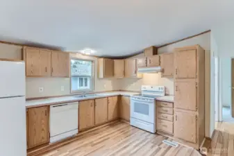 Super Spacious Kitchen