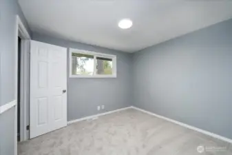Second bedroom.