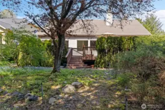 Watch the deer, birds, squirrels and ??? enjoy their natural surroundings in the spacious, low-maintenance back yard