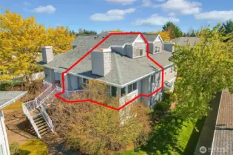 Nicely located! End and Top floor unit!