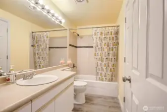 Upper level full bath