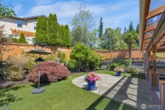 Well maintained with low maintanence landscaping.