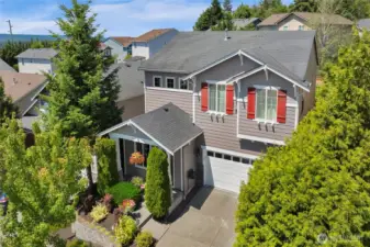 New CertainTeed Landmark Pro 40-yr roof w/ 4-star Warranty installed 9/11/2025. Includes 12-yr transferable workmanship warranty.