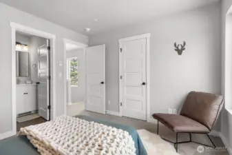 Photographs are for illustrative purposes only. Features, finishes, interior/exterior colors, landscaping and floorplan shown may vary from actual homes built.