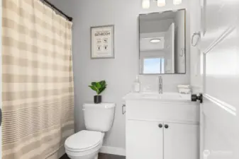 Photographs are for illustrative purposes only. Features, finishes, interior/exterior colors, landscaping and floorplan shown may vary from actual homes built.