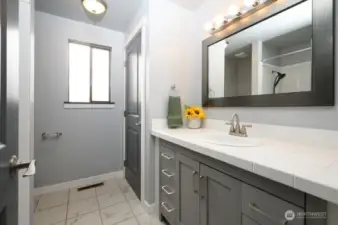 2nd bathroom