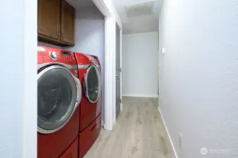 Fabulous washer and dryer stay with home!