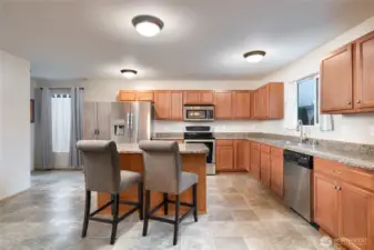 Lots of counterspace and plenty of cabinets