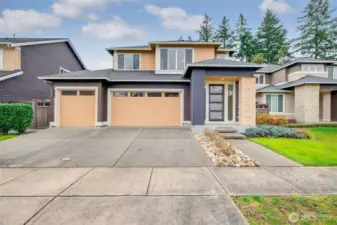 4 beds + Den/office and Bonus, 2.5 baths Home available in desirable community!! 3 car garage