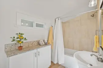 Ensuite bath off primary bedroom