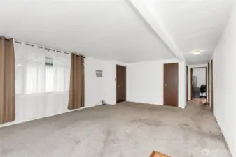 Large windows to let the sun it.  Situated off of a nice sunroom