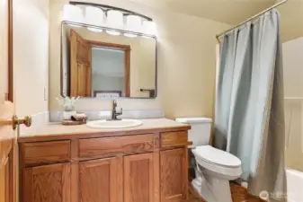 Full second floor bathroom.