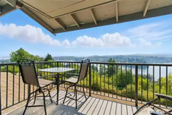 Enjoy your morning coffee with this view!