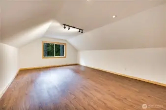Finished storage above shop. More hobby area?
