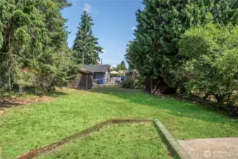 2 storage sheds at the back of the property