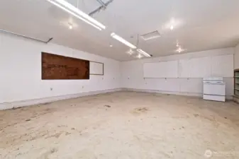 interior detached 2-car garage.