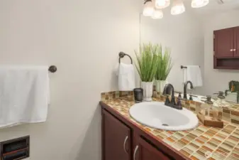 1/2 bath on main
