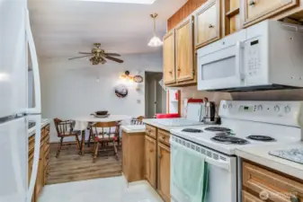Electric range & microwave with matching appliances make cooking simple and reliable.