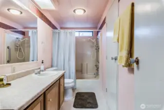 Whether you prefer a relaxing bath or a refreshing shower, the shower wand & built-in grab bars provide added comfort and peace of mind.