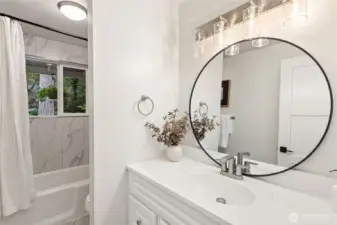 Hallway Full Bathroom!