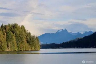 Unbeatable lake, island, and glacier views! Best views on the lake!