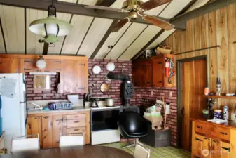 Welcome to the cozy cabin on the lake!