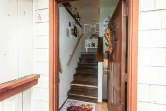 Entry to 1175 (left side unit)